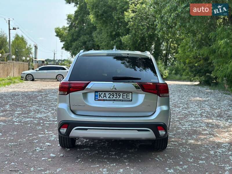 Внедорожник / Кроссовер Mitsubishi Outlander 2019 в Броварах
