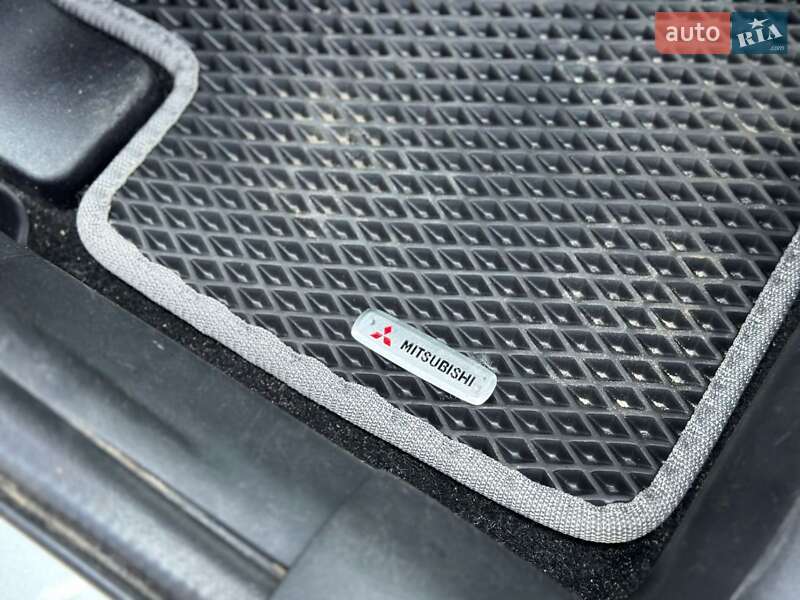 Внедорожник / Кроссовер Mitsubishi Outlander 2019 в Броварах