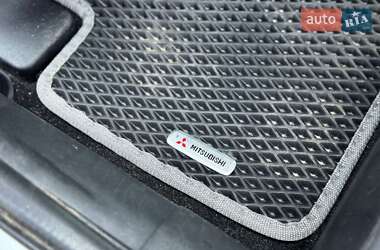 Внедорожник / Кроссовер Mitsubishi Outlander 2019 в 