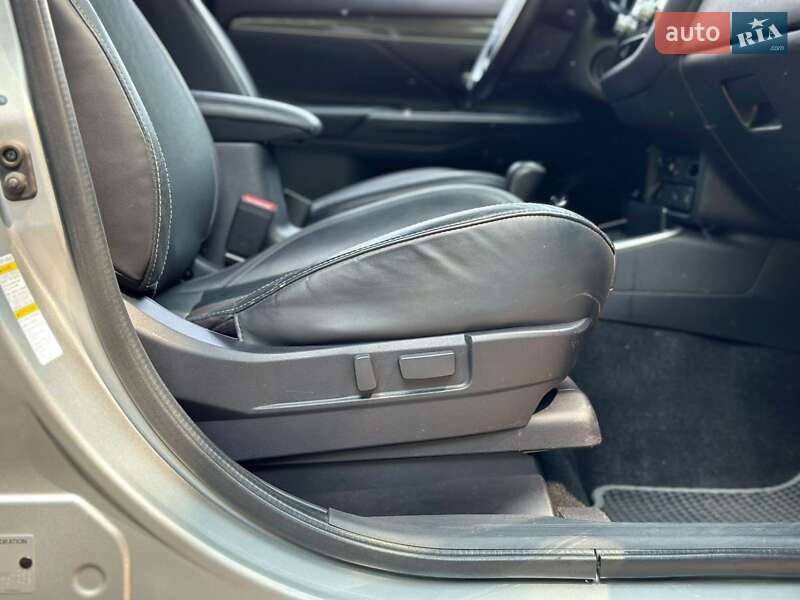 Внедорожник / Кроссовер Mitsubishi Outlander 2019 в Броварах