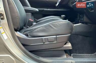Внедорожник / Кроссовер Mitsubishi Outlander 2019 в 