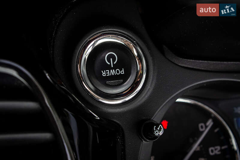 Внедорожник / Кроссовер Mitsubishi Outlander 2017 в Львове