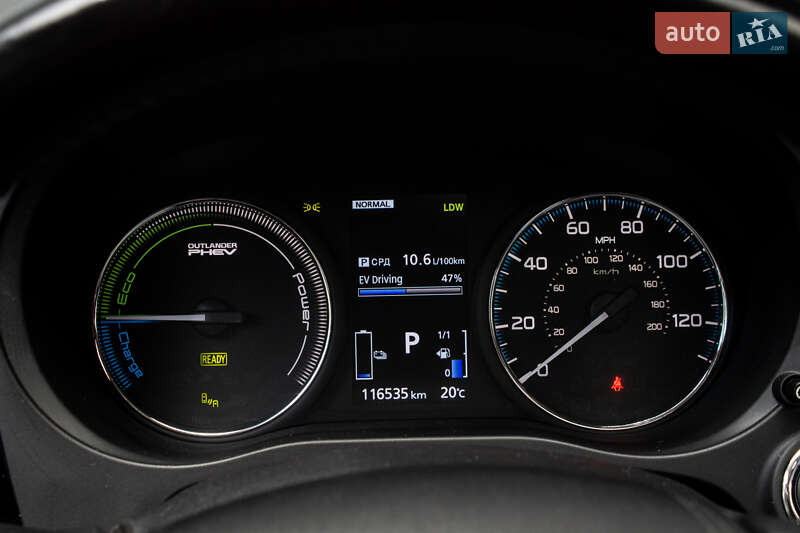 Внедорожник / Кроссовер Mitsubishi Outlander 2017 в Львове