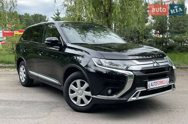 Внедорожник / Кроссовер Mitsubishi Outlander 2021 в Киеве