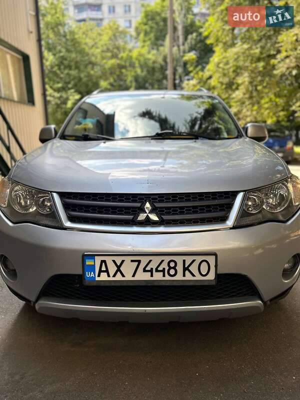 Позашляховик / Кросовер Mitsubishi Outlander 2008 в 