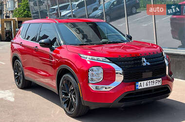 Позашляховик / Кросовер Mitsubishi Outlander 2021 в Києві