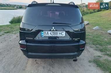 Внедорожник / Кроссовер Mitsubishi Outlander 2011 в 