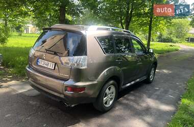Внедорожник / Кроссовер Mitsubishi Outlander 2010 в 