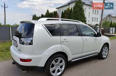 Внедорожник / Кроссовер Mitsubishi Outlander 2009 в 