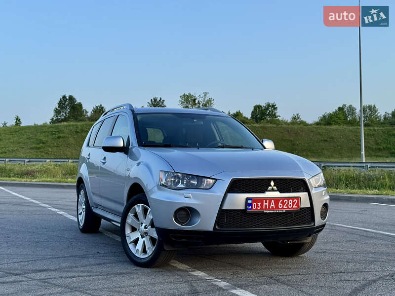 Внедорожник / Кроссовер Mitsubishi Outlander 2010 в 