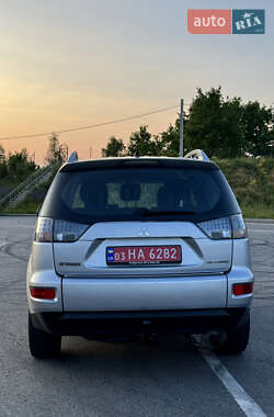 Внедорожник / Кроссовер Mitsubishi Outlander 2010 в 