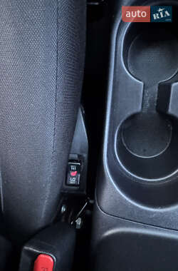 Внедорожник / Кроссовер Mitsubishi Outlander 2010 в 