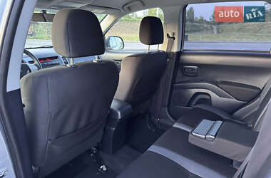 Внедорожник / Кроссовер Mitsubishi Outlander 2010 в 