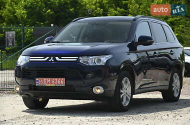 Внедорожник / Кроссовер Mitsubishi Outlander 2013 в 