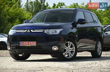 Внедорожник / Кроссовер Mitsubishi Outlander 2013 в 