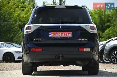 Внедорожник / Кроссовер Mitsubishi Outlander 2013 в 