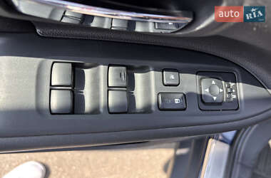 Внедорожник / Кроссовер Mitsubishi Outlander 2016 в 