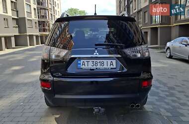 Внедорожник / Кроссовер Mitsubishi Outlander 2011 в 