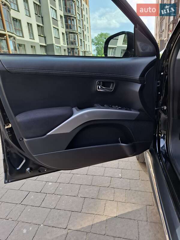 Внедорожник / Кроссовер Mitsubishi Outlander 2011 в Ивано-Франковске