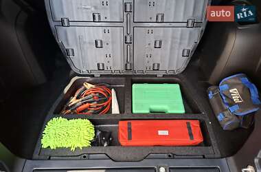 Внедорожник / Кроссовер Mitsubishi Outlander 2011 в 