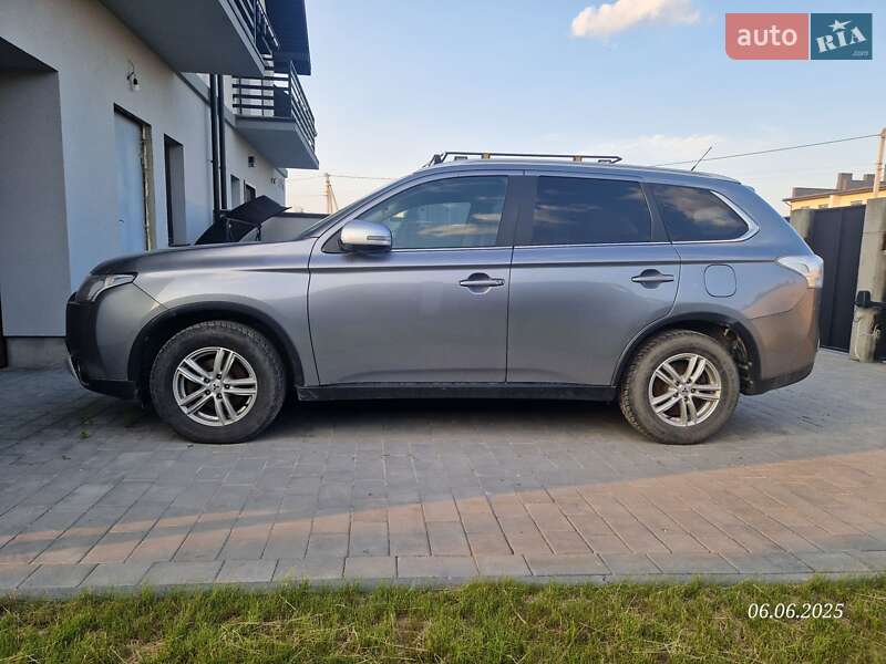 Позашляховик / Кросовер Mitsubishi Outlander 2014 в Львові
