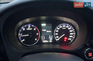 Внедорожник / Кроссовер Mitsubishi Outlander 2014 в 
