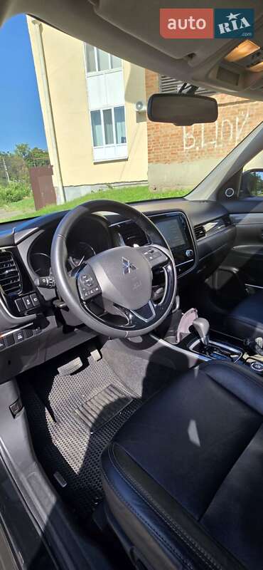 Позашляховик / Кросовер Mitsubishi Outlander 2020 в Полтаві