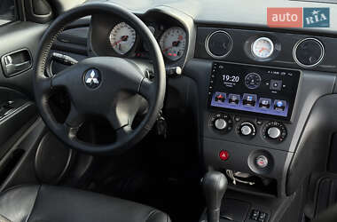 Внедорожник / Кроссовер Mitsubishi Outlander 2007 в 