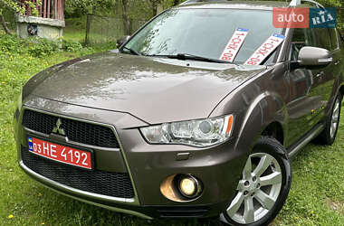 Внедорожник / Кроссовер Mitsubishi Outlander 2011 в 