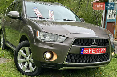 Внедорожник / Кроссовер Mitsubishi Outlander 2011 в 