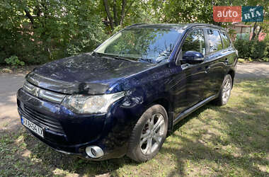 Внедорожник / Кроссовер Mitsubishi Outlander 2013 в Харькове