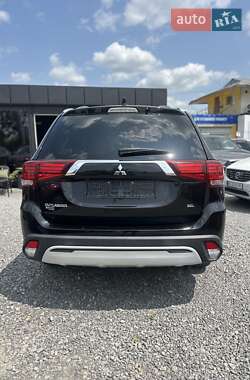 Внедорожник / Кроссовер Mitsubishi Outlander 2020 в 