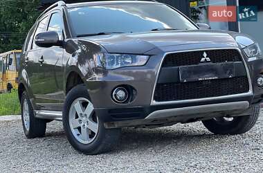 Внедорожник / Кроссовер Mitsubishi Outlander 2011 в 