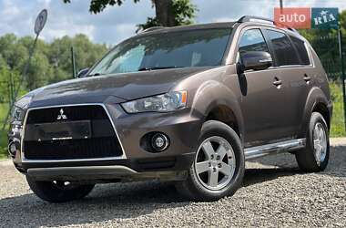 Внедорожник / Кроссовер Mitsubishi Outlander 2011 в 