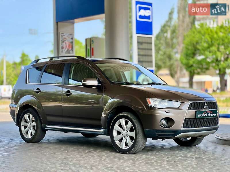 Mitsubishi Outlander 2011