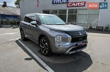Позашляховик / Кросовер Mitsubishi Outlander 2022 в Києві