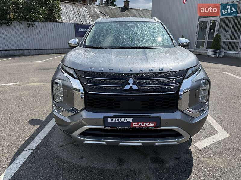 Внедорожник / Кроссовер Mitsubishi Outlander 2022 в Киеве