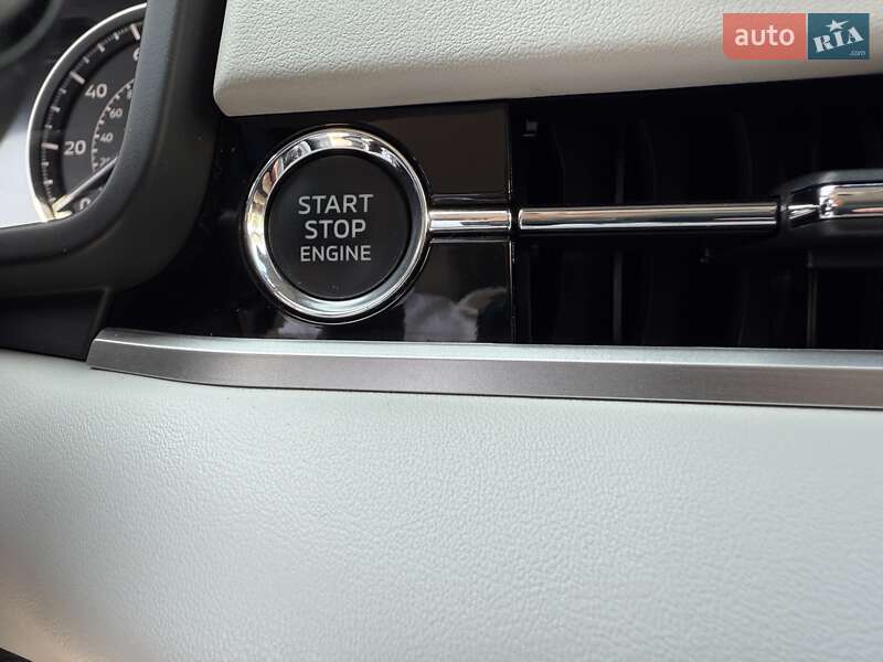 Внедорожник / Кроссовер Mitsubishi Outlander 2022 в Киеве