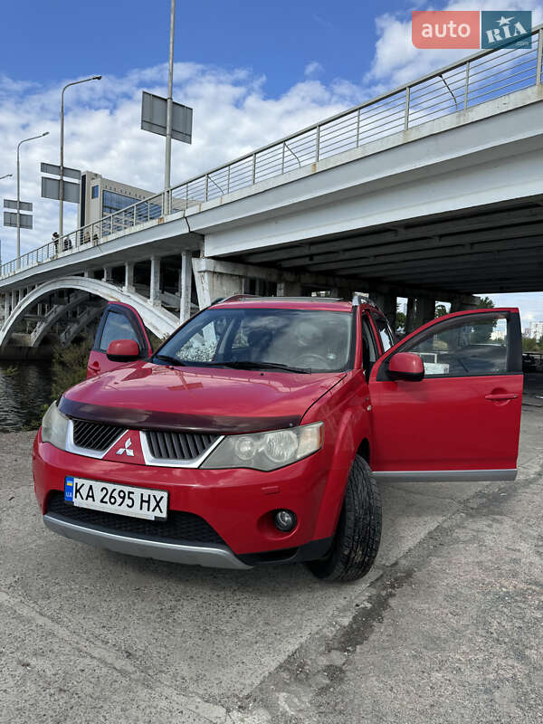 Позашляховик / Кросовер Mitsubishi Outlander 2007 в Києві