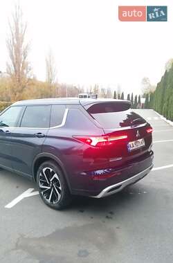 Внедорожник / Кроссовер Mitsubishi Outlander 2021 в Киеве