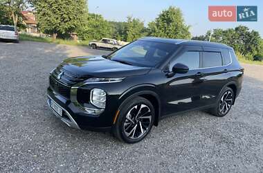 Внедорожник / Кроссовер Mitsubishi Outlander 2022 в Ужгороде