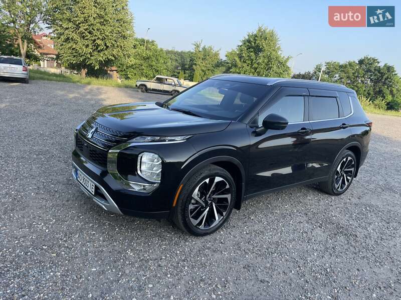 Внедорожник / Кроссовер Mitsubishi Outlander 2022 в Ужгороде