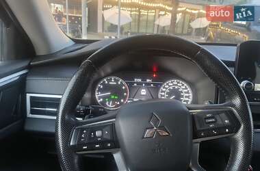 Внедорожник / Кроссовер Mitsubishi Outlander 2022 в Ужгороде