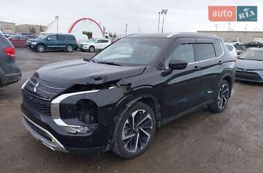 Внедорожник / Кроссовер Mitsubishi Outlander 2022 в Ужгороде