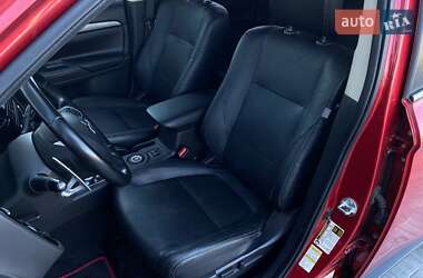 Внедорожник / Кроссовер Mitsubishi Outlander 2014 в 
