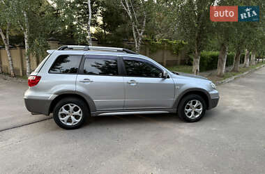 Внедорожник / Кроссовер Mitsubishi Outlander 2006 в 