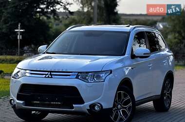 Внедорожник / Кроссовер Mitsubishi Outlander 2016 в Дрогобыче