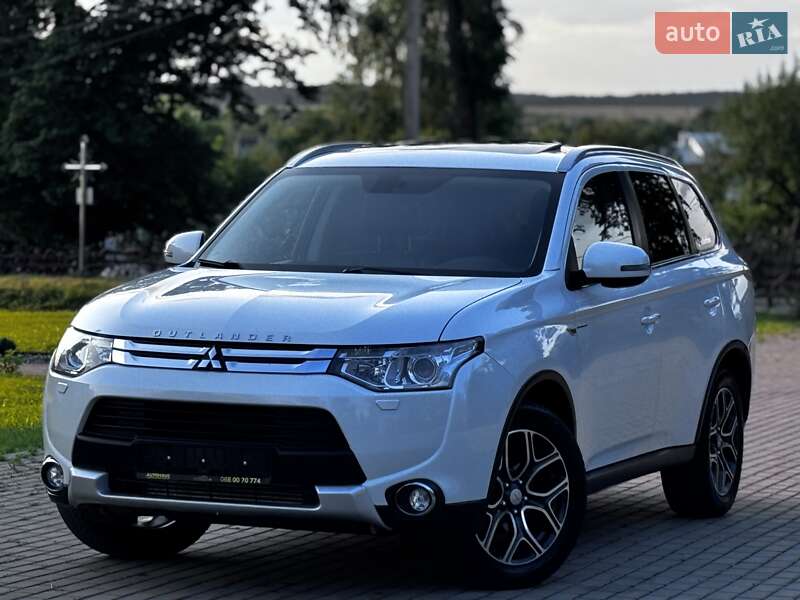 Внедорожник / Кроссовер Mitsubishi Outlander 2015 в Дрогобыче