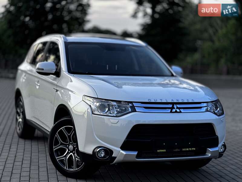 Внедорожник / Кроссовер Mitsubishi Outlander 2015 в Дрогобыче