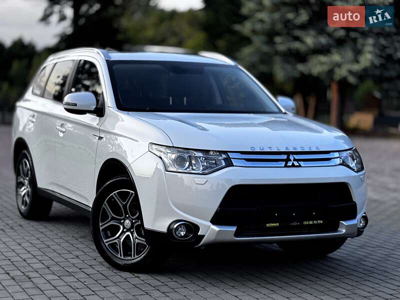 Внедорожник / Кроссовер Mitsubishi Outlander 2015 в Дрогобыче